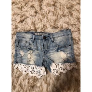 Machine jeans crochet trem distressed shorts